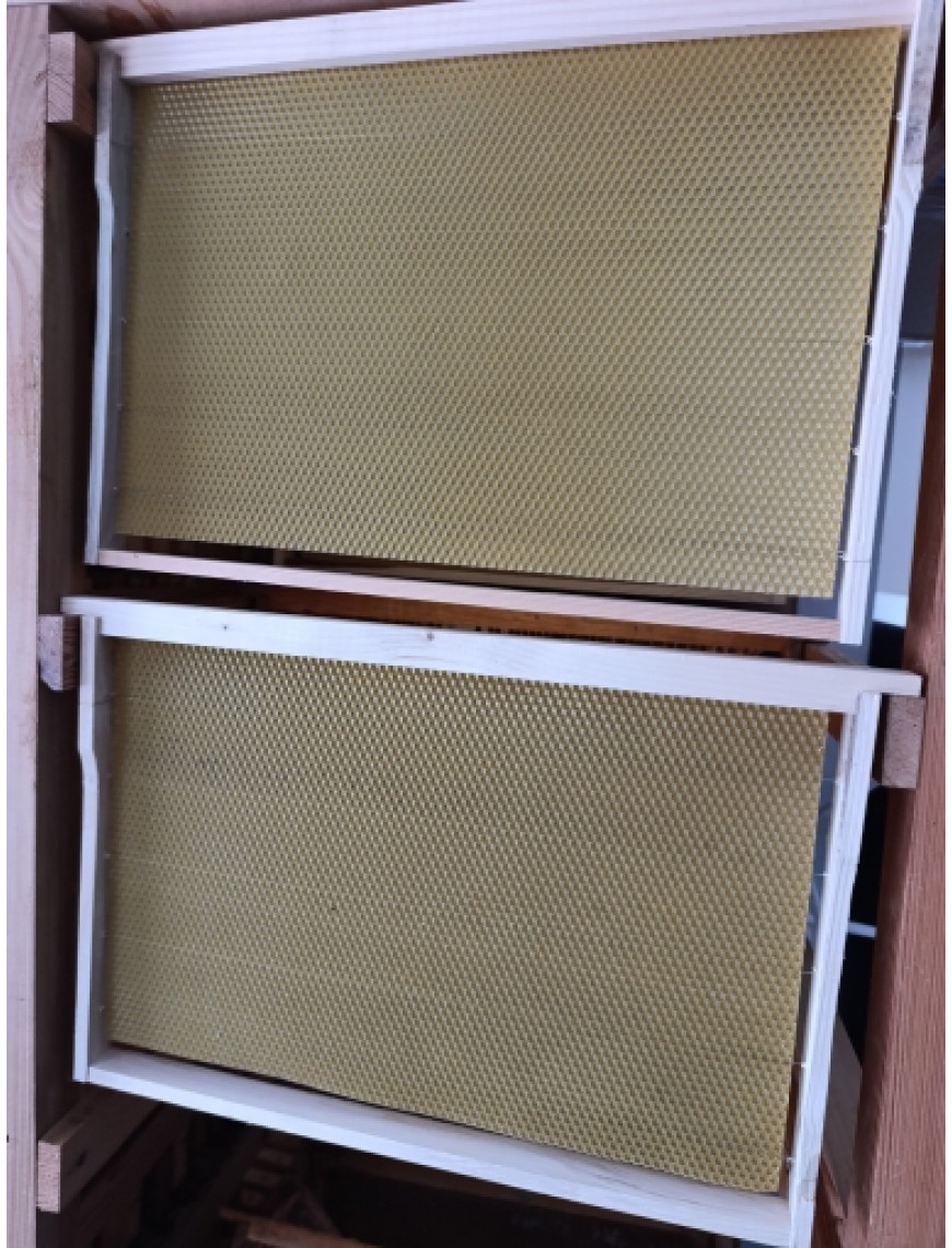 рамка Дадан с вощиной